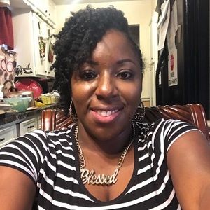 Meet your Posher, Canisha